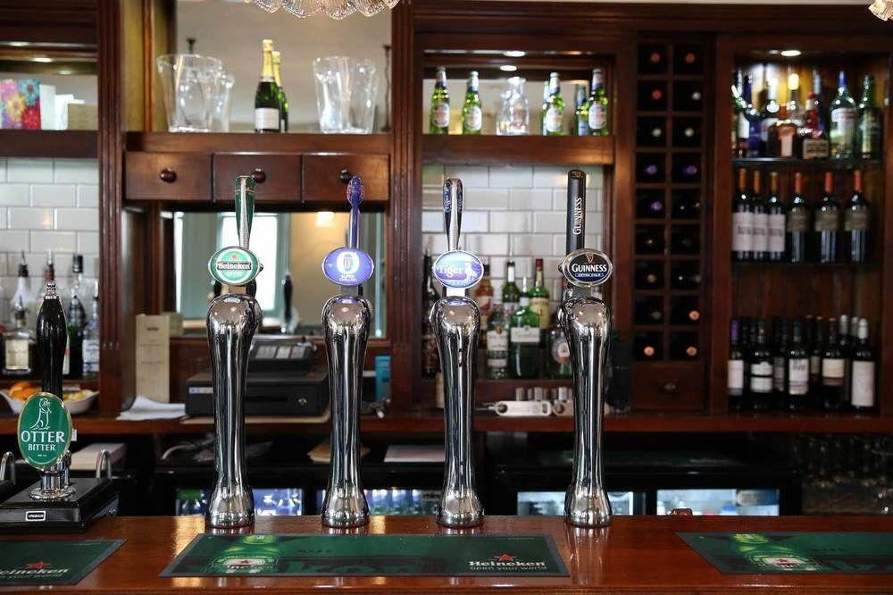 托特尼斯 King William IV酒店 外观 照片